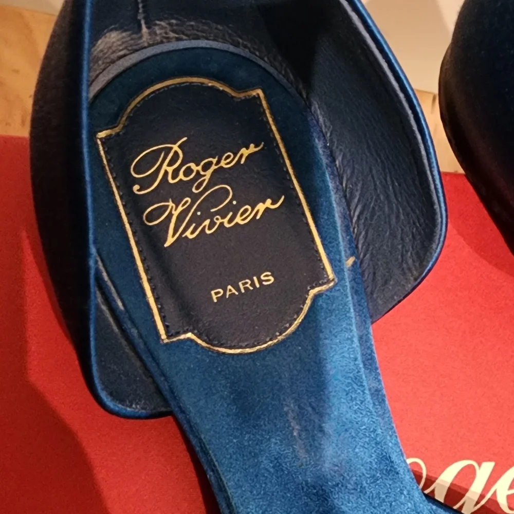 Roger Viver - Picture 3 of 6